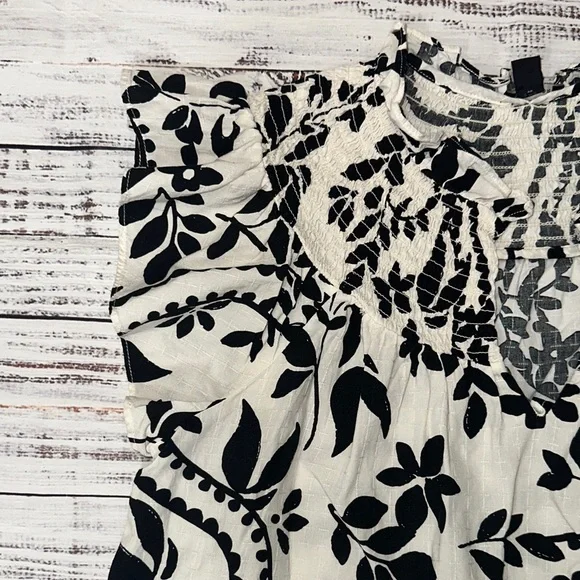 Ann Taylor‎ Ivory and Black Patterned Blouse Sz. M - Picture 7 of 10